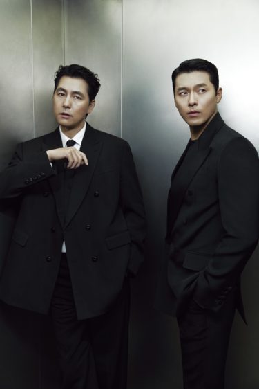 韓国二大トップスター ヒョンビン × チョン・ウソンの豪華共演で話題  予測不能な追跡劇を映画級のスケールで描く  ノンストップ・チェイス・エンタテイメント　　　　　  　『メイド・イン・コリア』  2025年で最も視聴された韓国オリジナル作品に！  スーツ姿でクールに決めたヒョンビン＆チョン・ウソン  豪華ツーショットスチールを公開  ディズニープラス スターにて、字幕・吹替版で全話独占配信中！